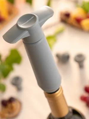 Vakuová pumpa a uzávěry na víno Winuum InnovaGoods (4 uzávěry)