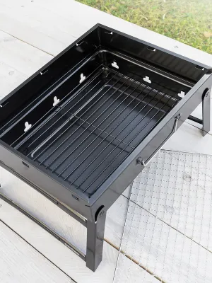 Přenosný skládací gril na dřevěné uhlí BearBQ InnovaGoods