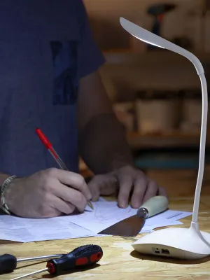 Dotyková dobíjecí stolní LED lampa Lum2Go InnovaGoods