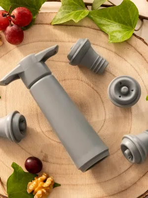 Vakuová pumpa a uzávěry na víno Winuum InnovaGoods (4 uzávěry)