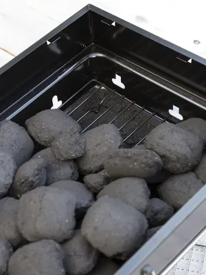 Přenosný skládací gril na dřevěné uhlí BearBQ InnovaGoods