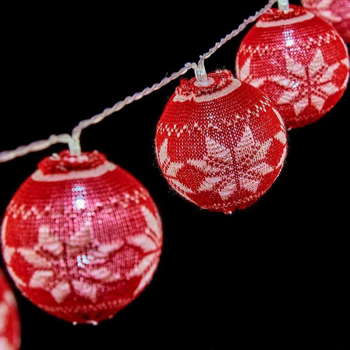 LED kuličkový věnec Krist+ Bílý Červený 2 m Ø 6 cm