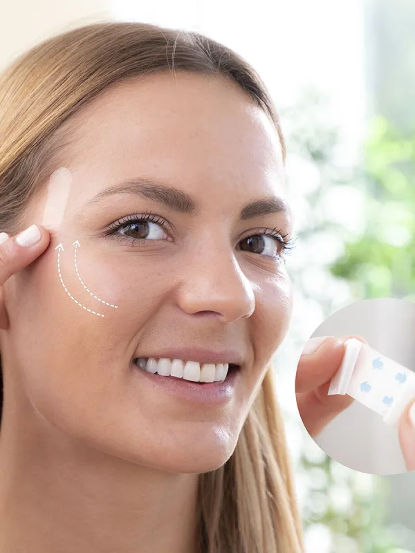 Produkt Neviditelné přilnavé náplasti Face Lift Liftrik InnovaGoods 40 kusů Obrázek