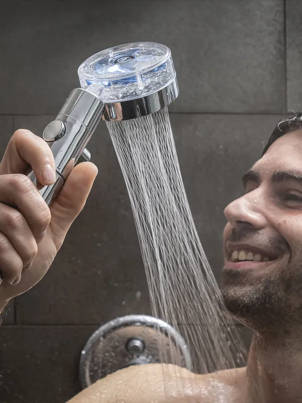 Produkt Eko sprcha s tlakovou vrtulí a čistícím filtrem Heliwer InnovaGoods Obrázek